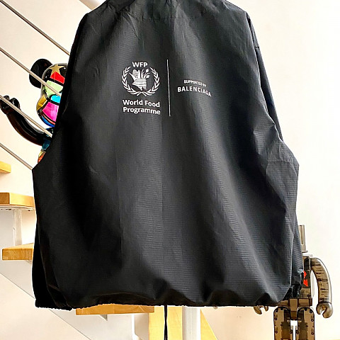 [계단] 발렌시아가 WFP 블랙 윈드브레이커 자켓