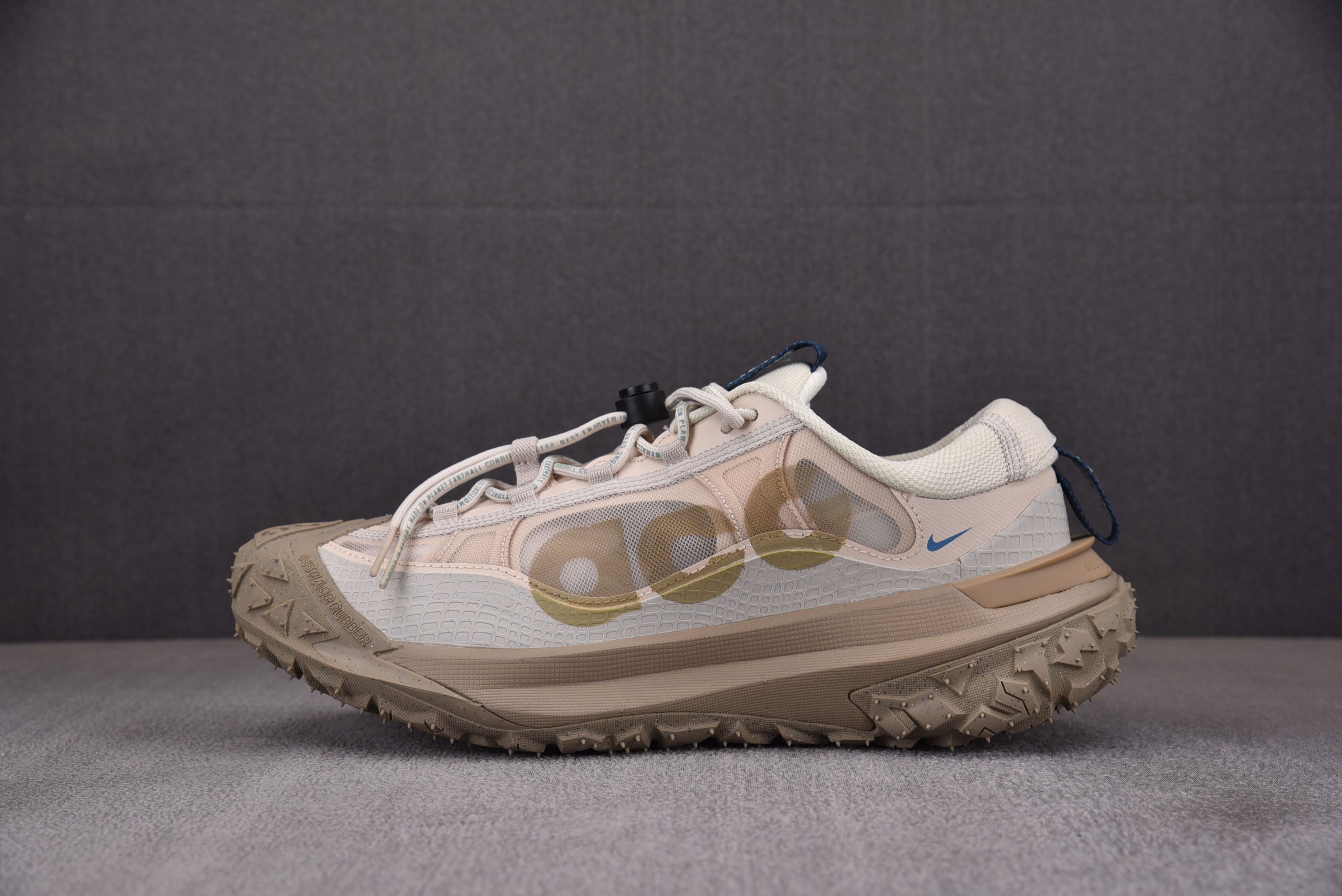 나이키 ACG 마운틴 플라이2 라이트 브라운 카키 DV7903-101