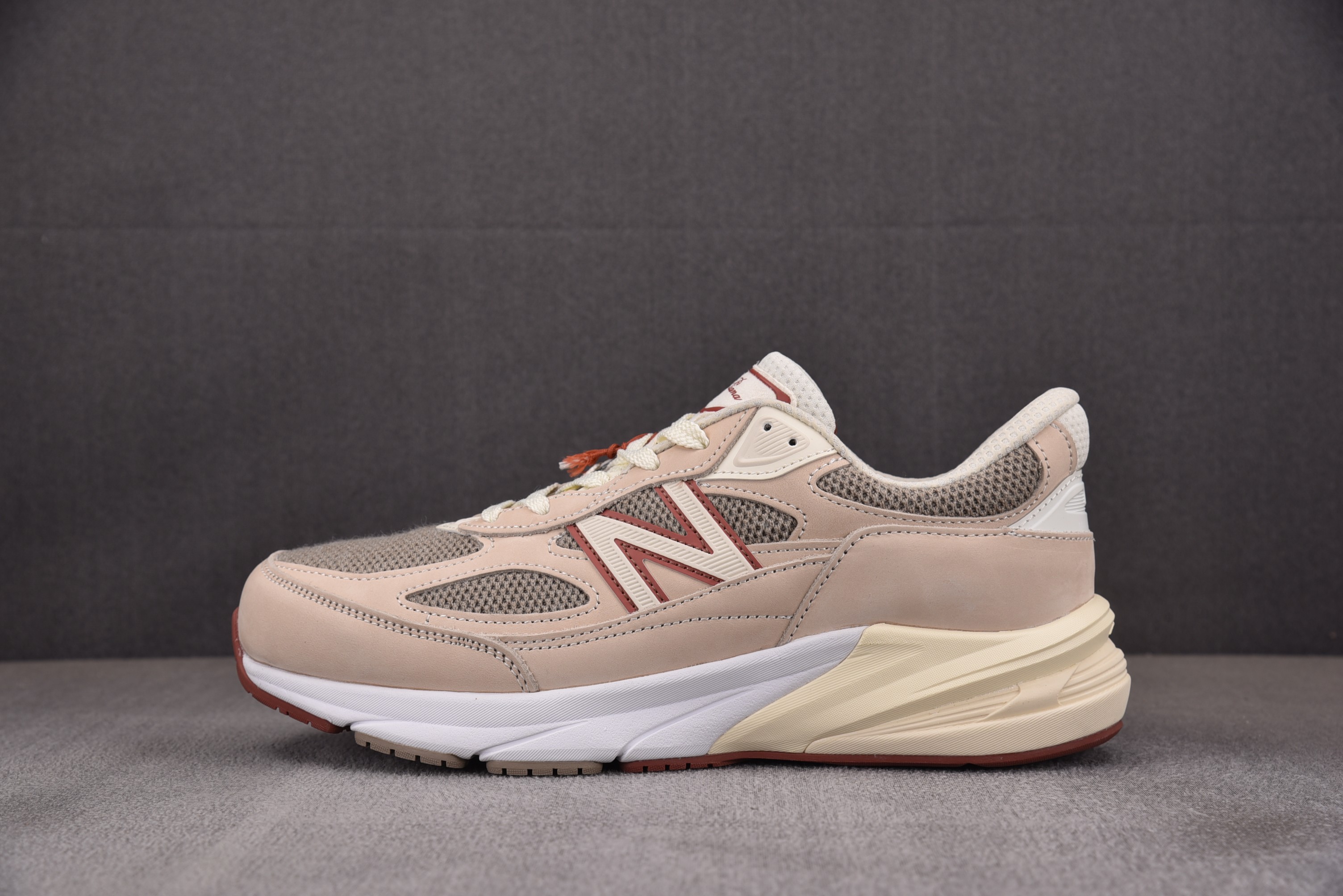 [ZH] 뉴발란스 X 로로 피아나 990V6 메이드 인 USA 크림 U990LO6