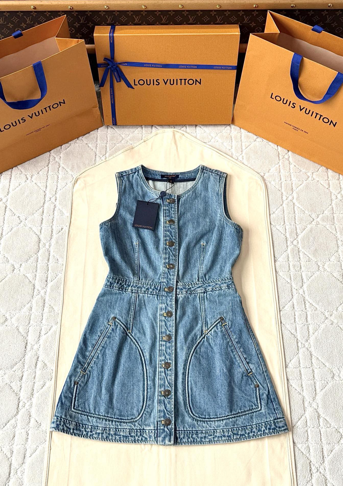 [V공장] 루이비통 LV 박시 버튼 블루 데님 드레스 여성복