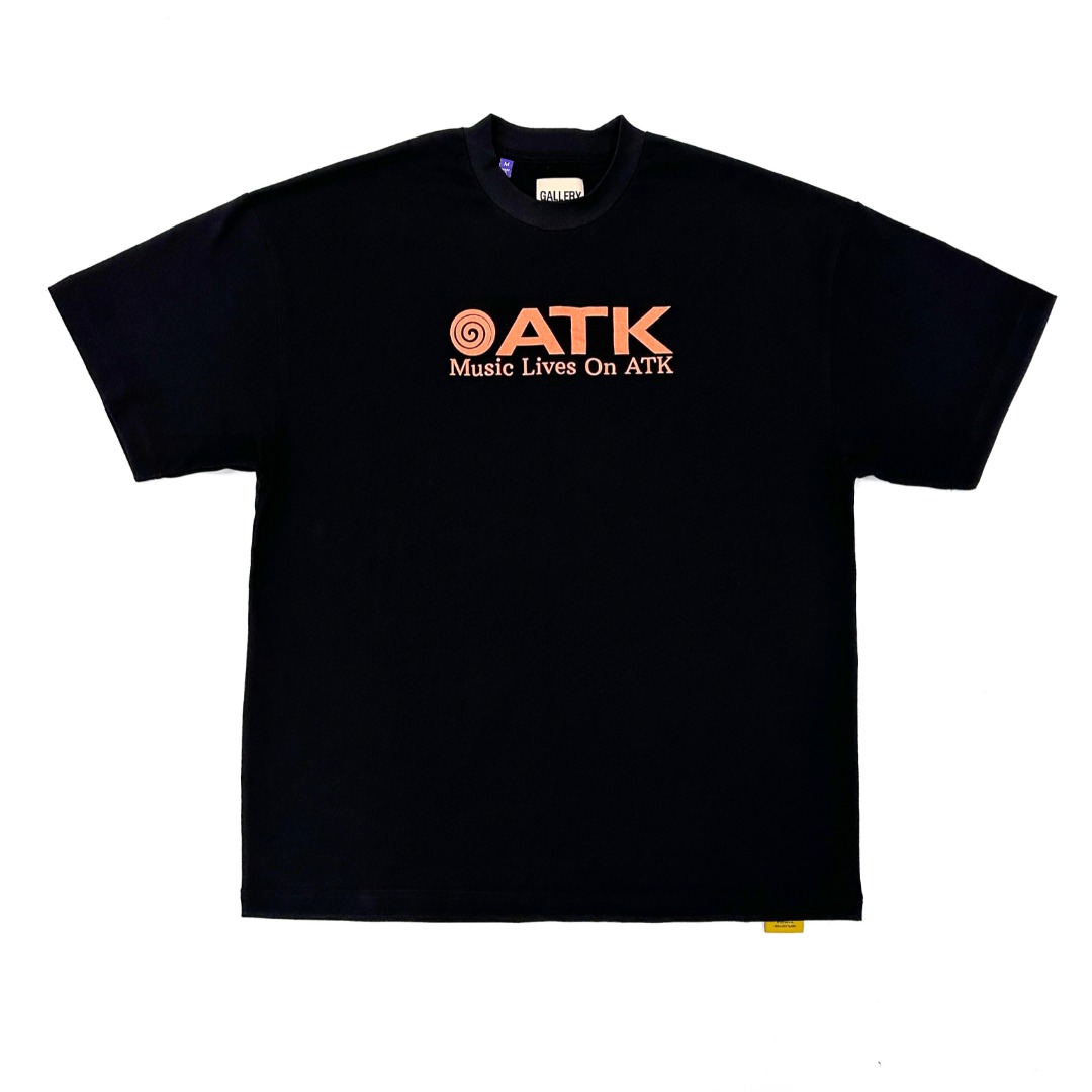 [세나] 갤러리 디파트먼트 뮤직 리브스 AKT 블랙 티셔츠