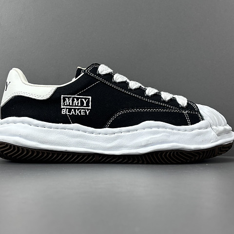 메종 미하라 야스히로 블레이키 OG솔 블랙 로우탑 스니커즈