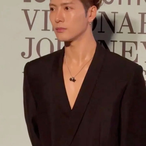 [잔디집] 루이비통 테일러드 더블 브레스트 블랙 자켓