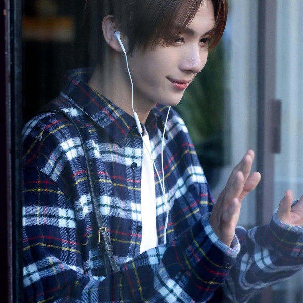 [잔디집] 셀린느 체크 블루 화이트 울 셔츠