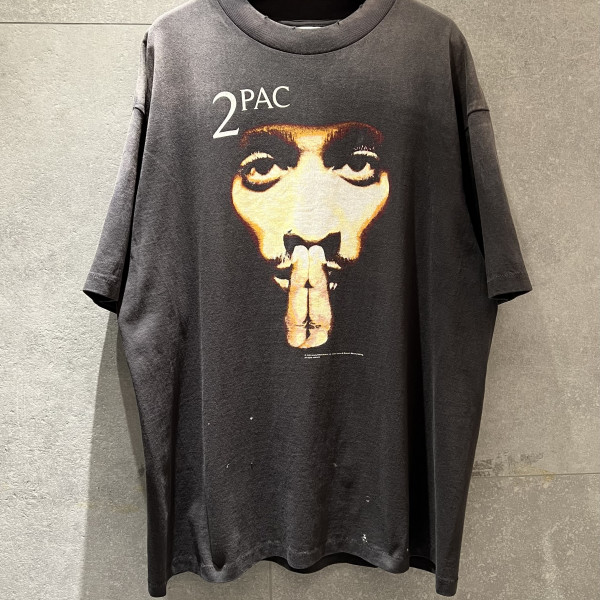 [계단] 세인트 마이클 투팍 블랙 티셔츠