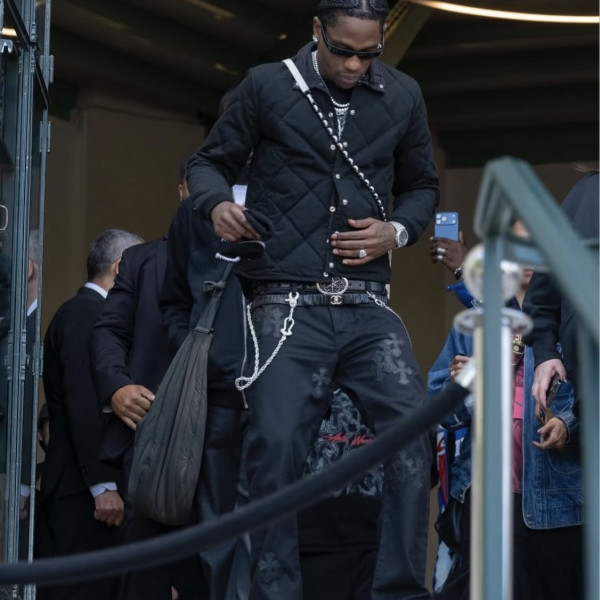 [잔디집] 크롬하츠 퀄팅 블랙 경량 패딩 자켓