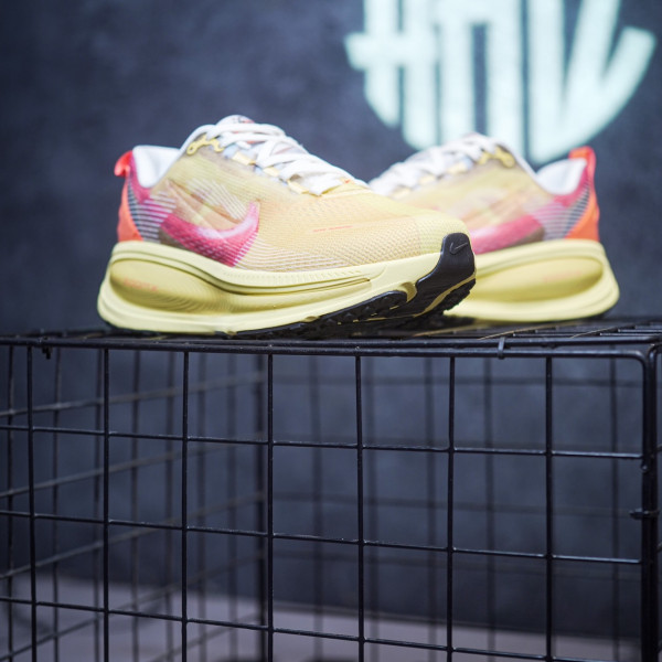 나이키 보메로18 SE 비비드 설퍼 IH3576-999