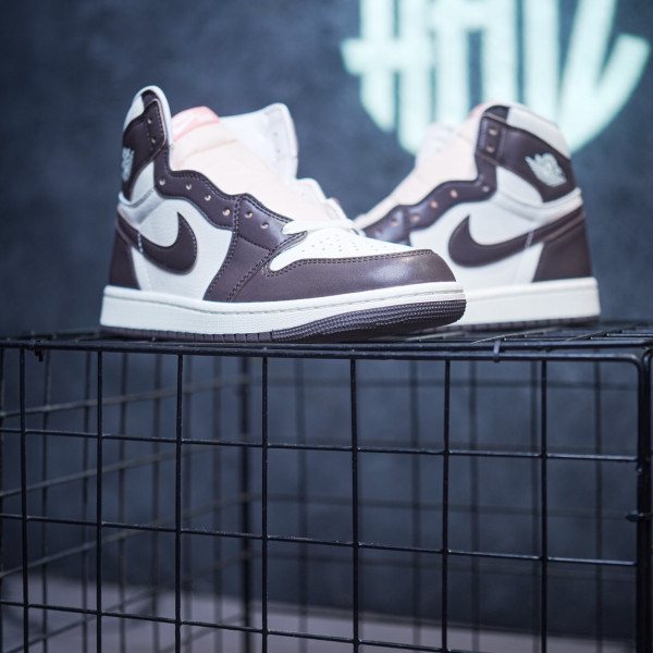 에어 조던1 하이 OG 우먼스 바로크 브라운 세일 FD2596-200
