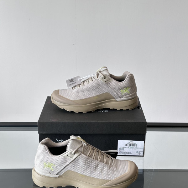 아크테릭스 코펙 GTX 베이지 하이킹 슈즈