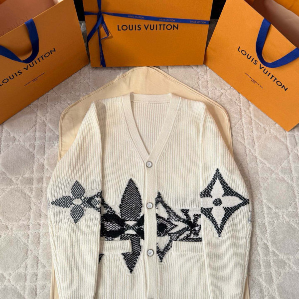 루이비통 모노그램 그래픽 크림 화이트 가디건