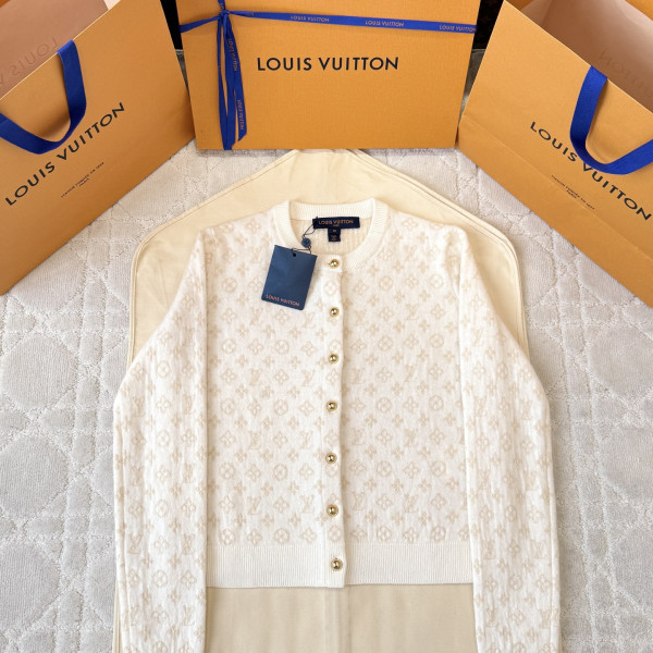 루이비통 모노그램 브러시드 크림 화이트 가디건 여성복
