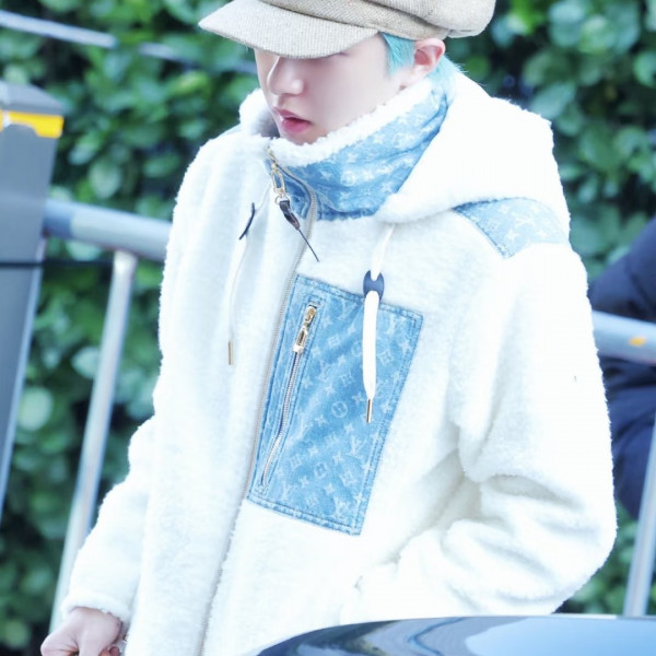 루이비통 모노그램 액센트 크림 화이트 플리스 자켓