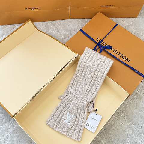 루이비통 온리 LV 케이블 베이지 스카프