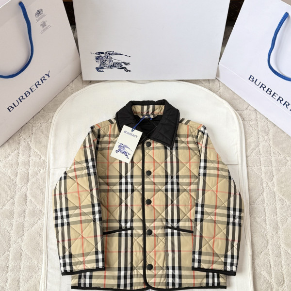 버버리 체크 퀄팅 샌드 나일론 자켓 아동복