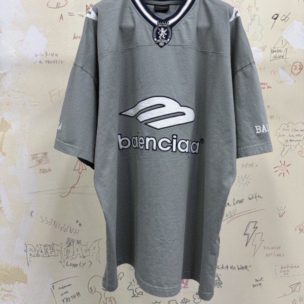[A발렌샤] 발렌시아가 3B 풋볼 브이넥 그레이 티셔츠