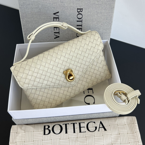 [징공장] 보테가 베네타 놋 락 씨 솔트 숄더백 817191