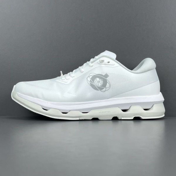 [G공장] 온 러닝 X 키스 클라우드존 화이트 아이스