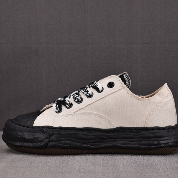 메종 미하라 야스히로 피터슨23 OG솔 베이지 스니커즈
