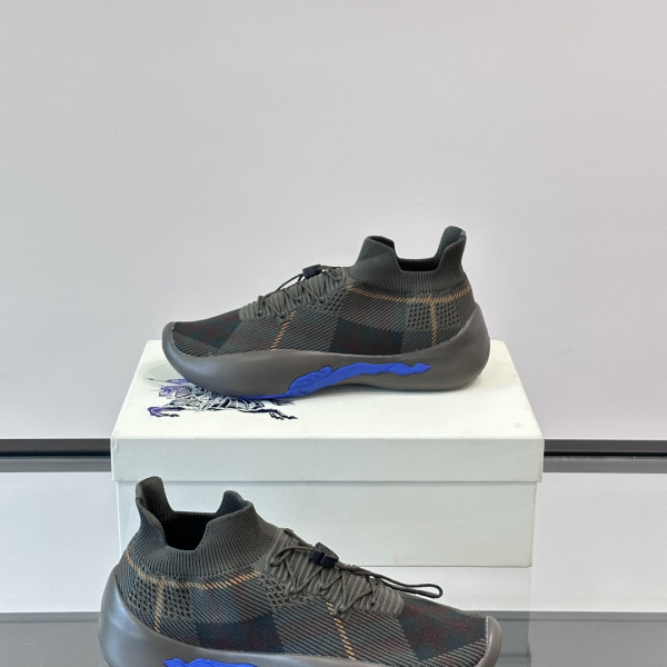 버버리 넵튠 체크 니트 그린 스니커즈