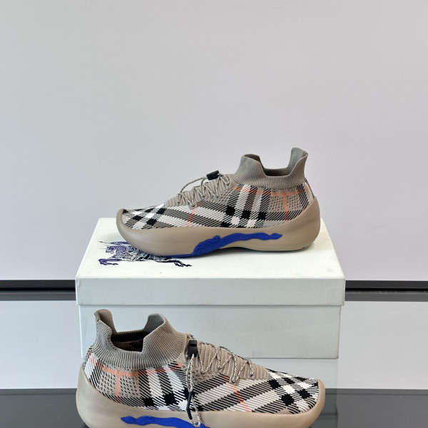 버버리 넵튠 체크 니트 샌드 스니커즈