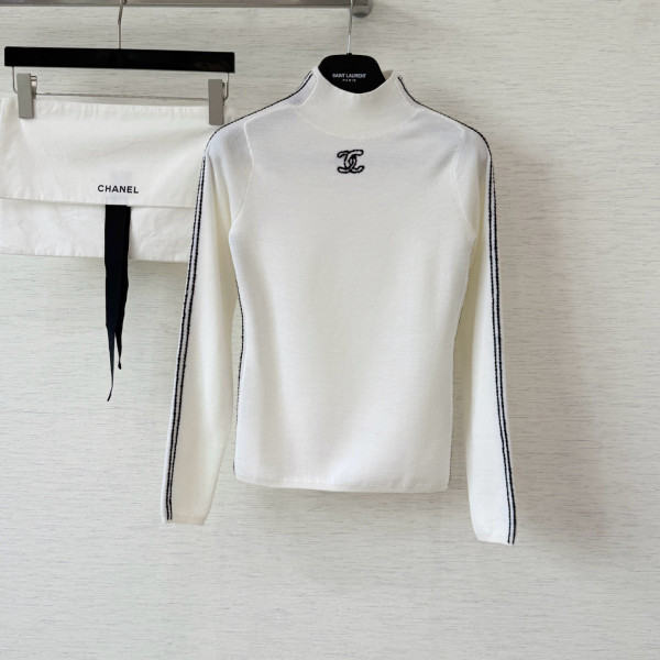 샤넬 터틀넥 화이트 울 니트 스웨터 여성복