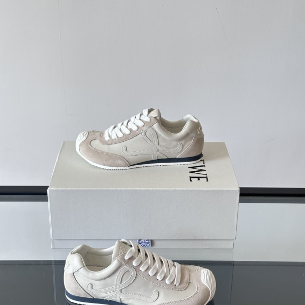 로에베 발레 러너2.0 크림 화이트 스니커즈