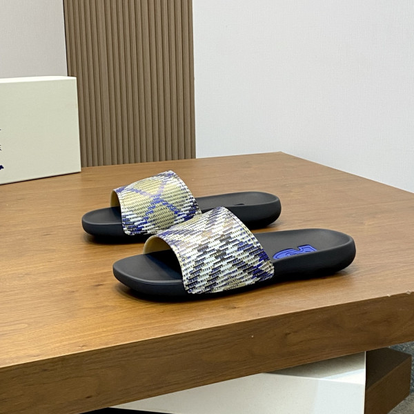 버버리 체크 다이브 라이컨 슬라이드