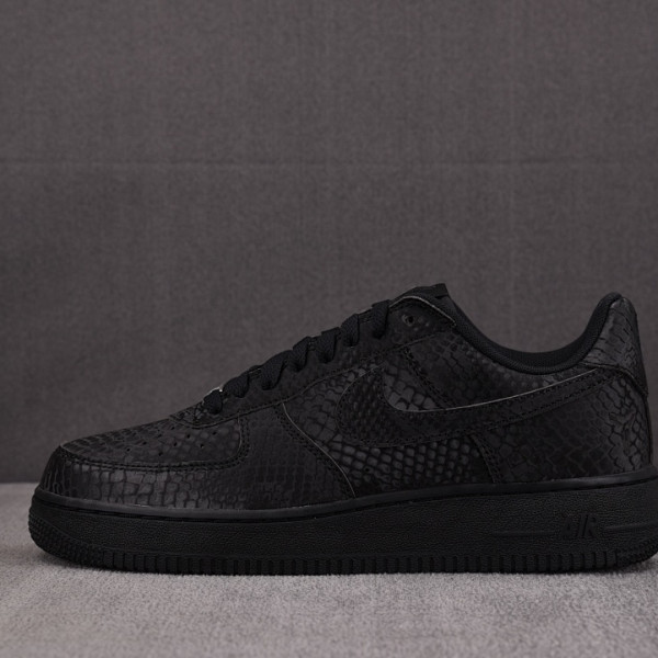[GOAT공장] 나이키 에어 포스1 로우 X 코비 브라이언트 블랙 IB0018-003
